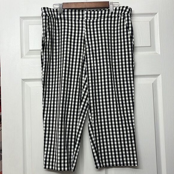 Womens 4 Way Stretch Mid-Rise Woven Gingham Capri Pants - Picture 1 of 6